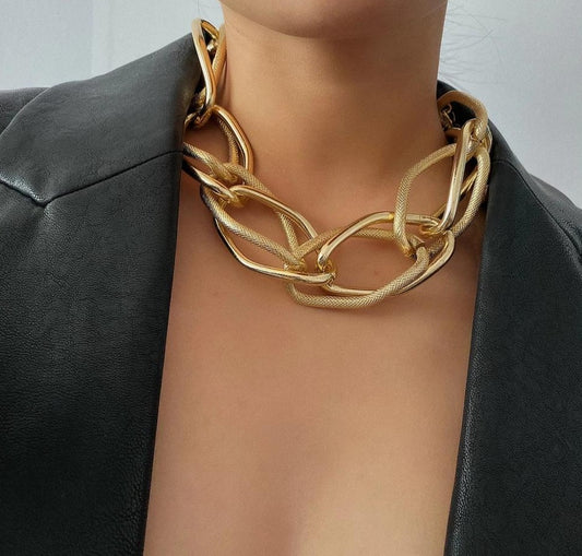 Chunky Link-Chain Choker Necklace